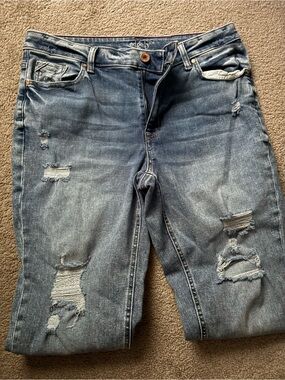 Maurices Distressed Light Blue Denim Capris